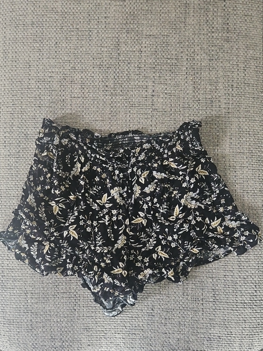 Old Navy Black Floral Ruffle Skort Shorts